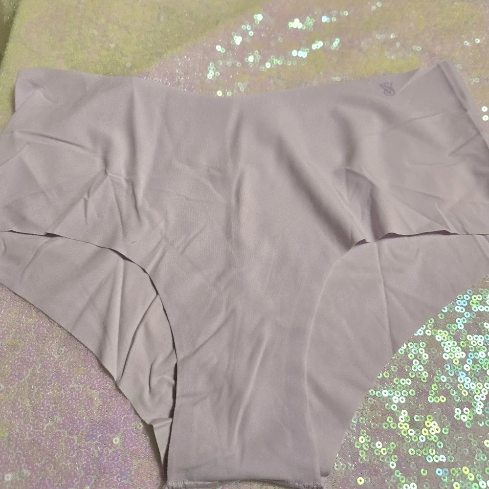 5/$40🛍 Victoria's Secret No Show Cheeky Panty Lavender NWOT